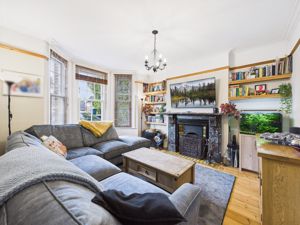 FRONT FACING LOUNGE- click for photo gallery